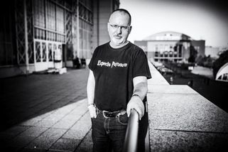 sinmed.cz/politika/spisovatel-sagitarius-jednotka-blbosti-je-jeden-turek-1042.html?utm_source=www.seznam.cz&utm_medium=seznam_distribuce&utm_campaign=lide